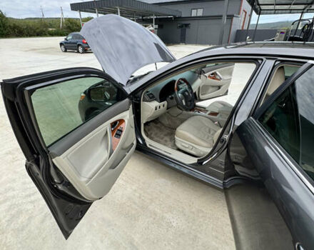 Серый Тойота Камри, объемом двигателя 3.5 л и пробегом 230 тыс. км за 10200 $, фото 6 на Automoto.ua