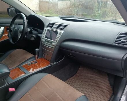 Сірий Тойота Камрі, об'ємом двигуна 2.4 л та пробігом 362 тис. км за 8000 $, фото 6 на Automoto.ua