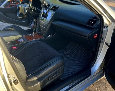 Серый Тойота Камри, объемом двигателя 3.5 л и пробегом 315 тыс. км за 11500 $, фото 8 на Automoto.ua