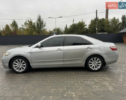Сірий Тойота Камрі, об'ємом двигуна 2.4 л та пробігом 235 тис. км за 8300 $, фото 5 на Automoto.ua