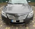 Сірий Тойота Камрі, об'ємом двигуна 2.4 л та пробігом 326 тис. км за 7500 $, фото 1 на Automoto.ua
