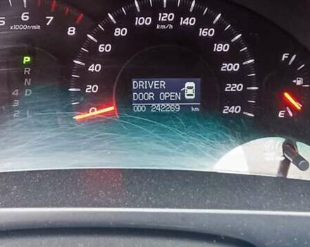 Серый Тойота Камри, объемом двигателя 2.36 л и пробегом 259 тыс. км за 9000 $, фото 2 на Automoto.ua