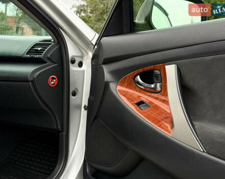 Сірий Тойота Камрі, об'ємом двигуна 2.36 л та пробігом 327 тис. км за 9699 $, фото 28 на Automoto.ua