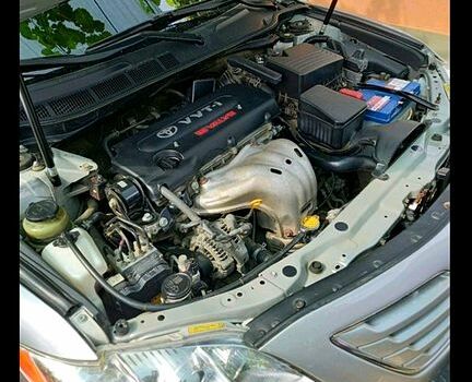 Сірий Тойота Камрі, об'ємом двигуна 2.4 л та пробігом 157 тис. км за 12500 $, фото 5 на Automoto.ua