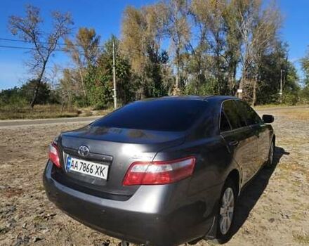 Серый Тойота Камри, объемом двигателя 2.4 л и пробегом 358 тыс. км за 10000 $, фото 16 на Automoto.ua