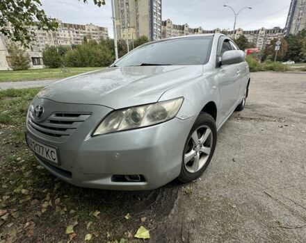 Сірий Тойота Камрі, об'ємом двигуна 2.4 л та пробігом 330 тис. км за 7607 $, фото 2 на Automoto.ua