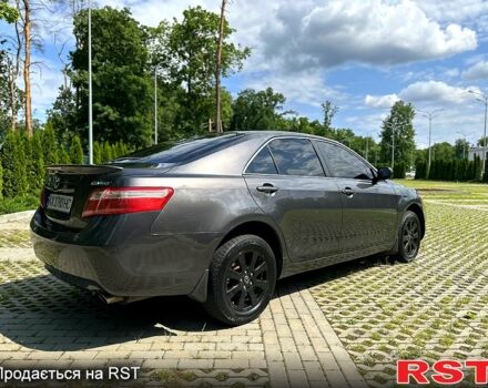 Сірий Тойота Камрі, об'ємом двигуна 2.4 л та пробігом 281 тис. км за 6300 $, фото 4 на Automoto.ua