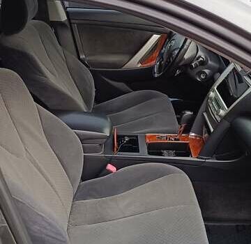 Сірий Тойота Камрі, об'ємом двигуна 2.4 л та пробігом 297 тис. км за 9150 $, фото 15 на Automoto.ua