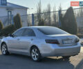 Серый Тойота Камри, объемом двигателя 2.4 л и пробегом 290 тыс. км за 8500 $, фото 2 на Automoto.ua