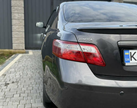 Серый Тойота Камри, объемом двигателя 3.46 л и пробегом 340 тыс. км за 9500 $, фото 5 на Automoto.ua