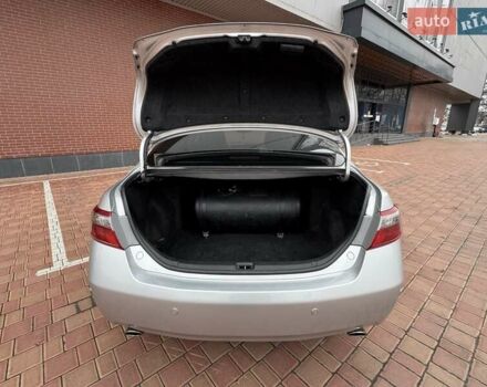 Серый Тойота Камри, объемом двигателя 3.5 л и пробегом 223 тыс. км за 8300 $, фото 39 на Automoto.ua