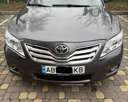 Сірий Тойота Камрі, об'ємом двигуна 2.4 л та пробігом 326 тис. км за 7500 $, фото 1 на Automoto.ua