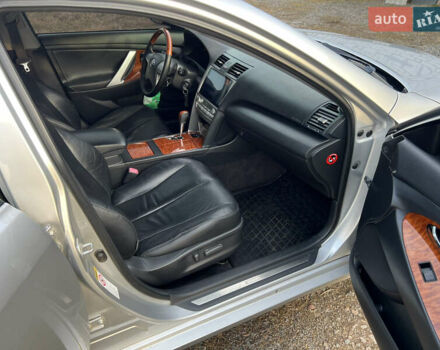 Серый Тойота Камри, объемом двигателя 3.5 л и пробегом 326 тыс. км за 14700 $, фото 5 на Automoto.ua