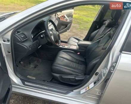 Серый Тойота Камри, объемом двигателя 2.4 л и пробегом 270 тыс. км за 8300 $, фото 9 на Automoto.ua