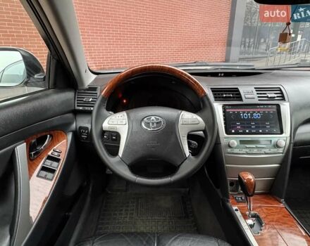 Серый Тойота Камри, объемом двигателя 3.5 л и пробегом 223 тыс. км за 8300 $, фото 33 на Automoto.ua