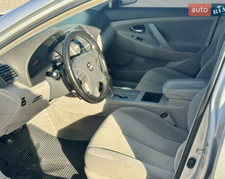 Тойота Камри 2008 в Жмеренке на Automoto.ua Серый Тойота Камри, объемом двигателя 2.36 л и пробегом 256 тыс. км за 8200 $, фото 9 на Automoto.ua