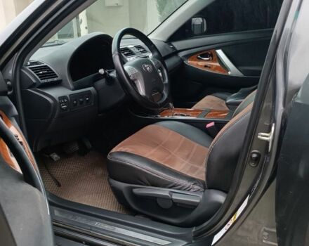 Сірий Тойота Камрі, об'ємом двигуна 2.4 л та пробігом 362 тис. км за 8000 $, фото 4 на Automoto.ua