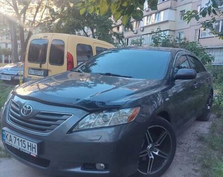 Серый Тойота Камри, объемом двигателя 3.5 л и пробегом 335 тыс. км за 10000 $, фото 2 на Automoto.ua