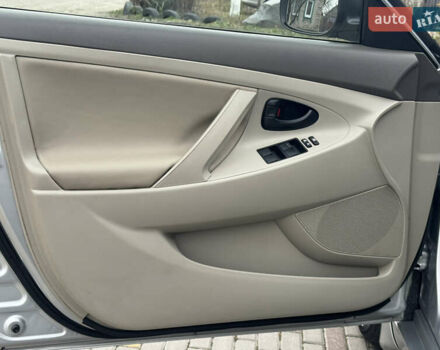 Сірий Тойота Камрі, об'ємом двигуна 2.4 л та пробігом 67 тис. км за 12900 $, фото 22 на Automoto.ua