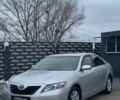 Сірий Тойота Камрі, об'ємом двигуна 2.4 л та пробігом 321 тис. км за 6550 $, фото 1 на Automoto.ua