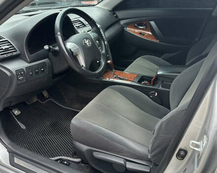 Серый Тойота Камри, объемом двигателя 2.4 л и пробегом 240 тыс. км за 7700 $, фото 22 на Automoto.ua