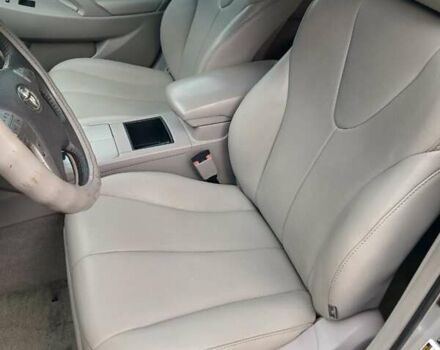 Серый Тойота Камри, объемом двигателя 2.4 л и пробегом 300 тыс. км за 8300 $, фото 15 на Automoto.ua