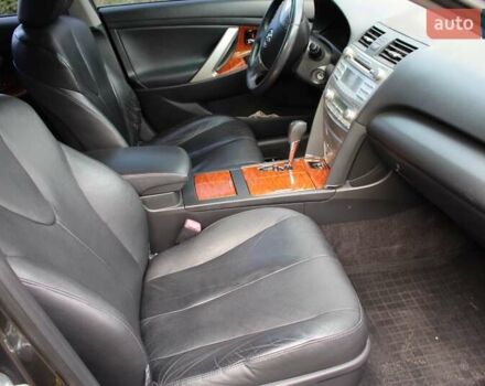 Серый Тойота Камри, объемом двигателя 2.36 л и пробегом 188 тыс. км за 10200 $, фото 19 на Automoto.ua