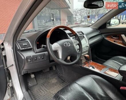 Серый Тойота Камри, объемом двигателя 3.5 л и пробегом 223 тыс. км за 8300 $, фото 20 на Automoto.ua