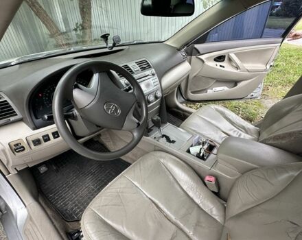 Сірий Тойота Камрі, об'ємом двигуна 2.4 л та пробігом 330 тис. км за 7607 $, фото 6 на Automoto.ua