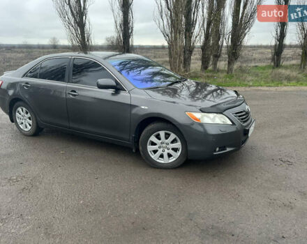 Серый Тойота Камри, объемом двигателя 2.36 л и пробегом 195 тыс. км за 9300 $, фото 2 на Automoto.ua