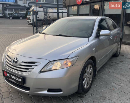 Серый Тойота Камри, объемом двигателя 2.4 л и пробегом 350 тыс. км за 7900 $, фото 1 на Automoto.ua