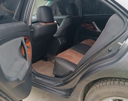 Сірий Тойота Камрі, об'ємом двигуна 2.4 л та пробігом 362 тис. км за 8000 $, фото 7 на Automoto.ua