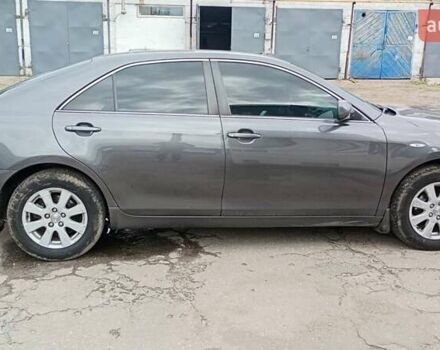 Серый Тойота Камри, объемом двигателя 2.4 л и пробегом 236 тыс. км за 8300 $, фото 5 на Automoto.ua