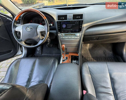 Серый Тойота Камри, объемом двигателя 3.46 л и пробегом 280 тыс. км за 8700 $, фото 7 на Automoto.ua