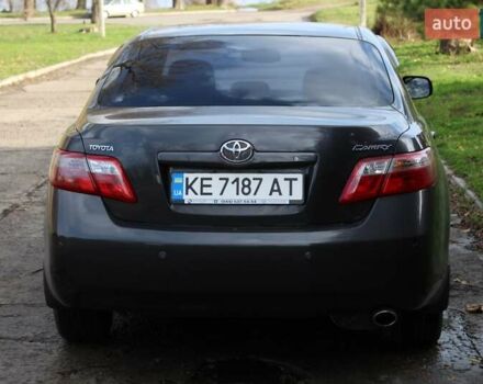 Серый Тойота Камри, объемом двигателя 2.36 л и пробегом 188 тыс. км за 10200 $, фото 5 на Automoto.ua