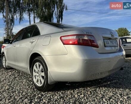 Сірий Тойота Камрі, об'ємом двигуна 2.4 л та пробігом 241 тис. км за 7700 $, фото 6 на Automoto.ua