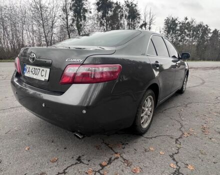 Серый Тойота Камри, объемом двигателя 2.4 л и пробегом 260 тыс. км за 8100 $, фото 3 на Automoto.ua