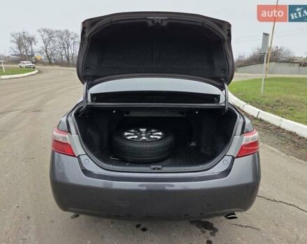 Серый Тойота Камри, объемом двигателя 2.36 л и пробегом 285 тыс. км за 9200 $, фото 22 на Automoto.ua