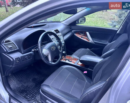 Сірий Тойота Камрі, об'ємом двигуна 2.36 л та пробігом 225 тис. км за 8250 $, фото 5 на Automoto.ua