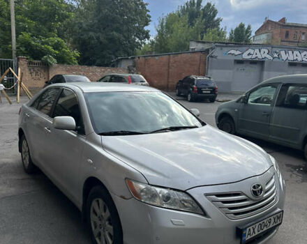 Сірий Тойота Камрі, об'ємом двигуна 2.4 л та пробігом 297 тис. км за 8500 $, фото 1 на Automoto.ua