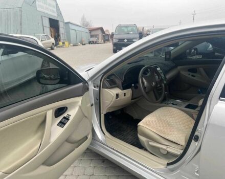 Серый Тойота Камри, объемом двигателя 2.4 л и пробегом 320 тыс. км за 5990 $, фото 13 на Automoto.ua