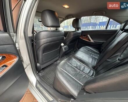 Серый Тойота Камри, объемом двигателя 3.5 л и пробегом 223 тыс. км за 8300 $, фото 24 на Automoto.ua