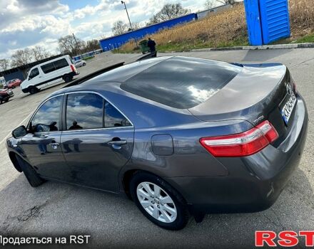 Серый Тойота Камри, объемом двигателя 2.4 л и пробегом 227 тыс. км за 9000 $, фото 1 на Automoto.ua