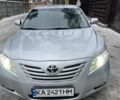 Серый Тойота Камри, объемом двигателя 2.4 л и пробегом 225 тыс. км за 7500 $, фото 1 на Automoto.ua