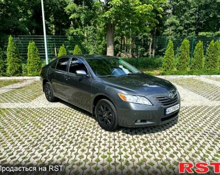 Сірий Тойота Камрі, об'ємом двигуна 2.4 л та пробігом 281 тис. км за 6300 $, фото 1 на Automoto.ua