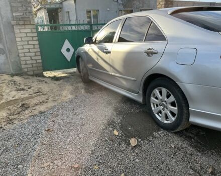 Серый Тойота Камри, объемом двигателя 2.4 л и пробегом 330 тыс. км за 8000 $, фото 3 на Automoto.ua