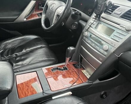 Серый Тойота Камри, объемом двигателя 2.4 л и пробегом 260 тыс. км за 8100 $, фото 4 на Automoto.ua