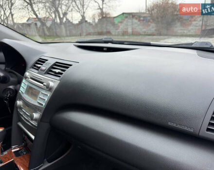 Сірий Тойота Камрі, об'ємом двигуна 3.46 л та пробігом 400 тис. км за 8800 $, фото 21 на Automoto.ua