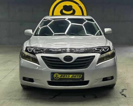 Сірий Тойота Камрі, об'ємом двигуна 3.5 л та пробігом 226 тис. км за 8500 $, фото 1 на Automoto.ua
