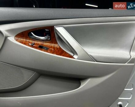 Сірий Тойота Камрі, об'ємом двигуна 3.46 л та пробігом 226 тис. км за 8500 $, фото 24 на Automoto.ua